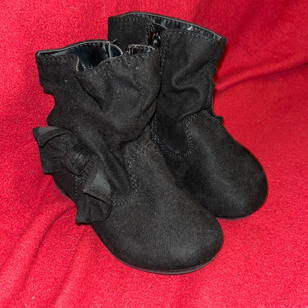 Wonder nation black faux suede young girl’s kids sz 6 boots